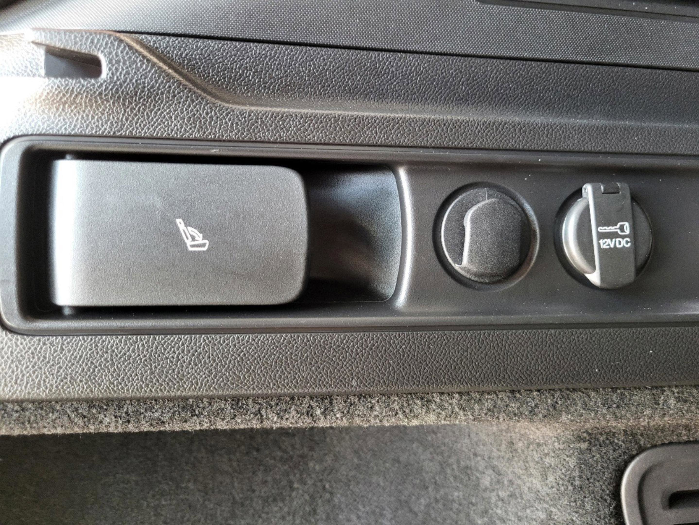 New 2025 Alfa Romeo Stelvio Sprint image 12