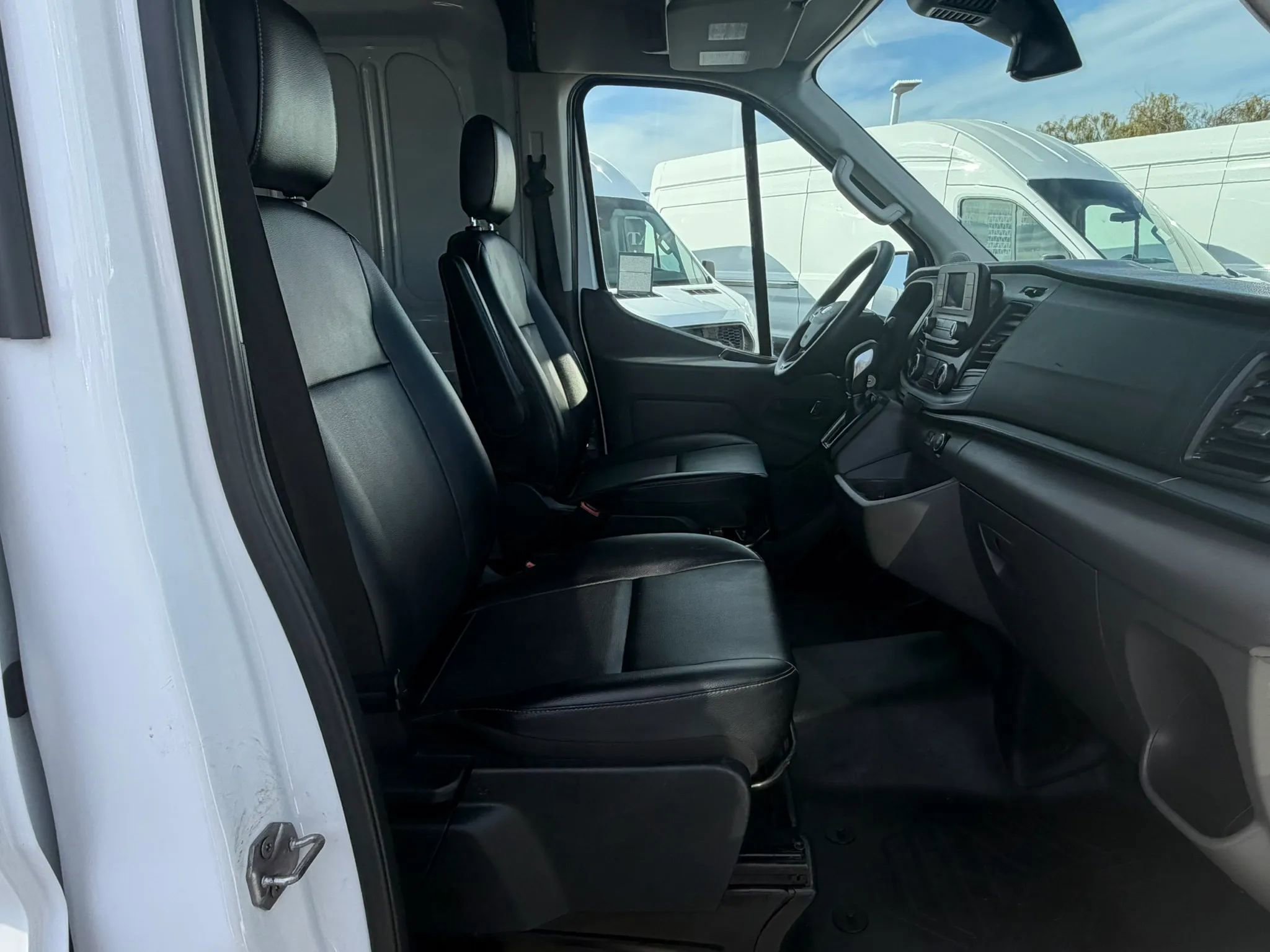 Used 2022 Ford Transit 250 Medium Roof RWD image 12