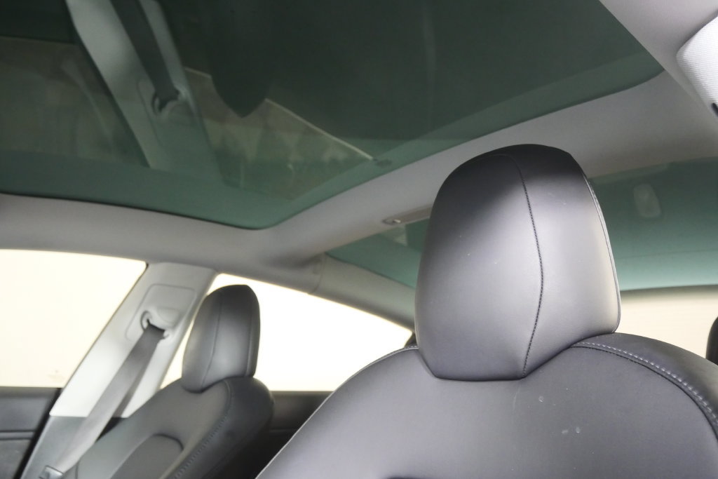 Used 2018 Tesla Model 3 Long Range RWD image 11