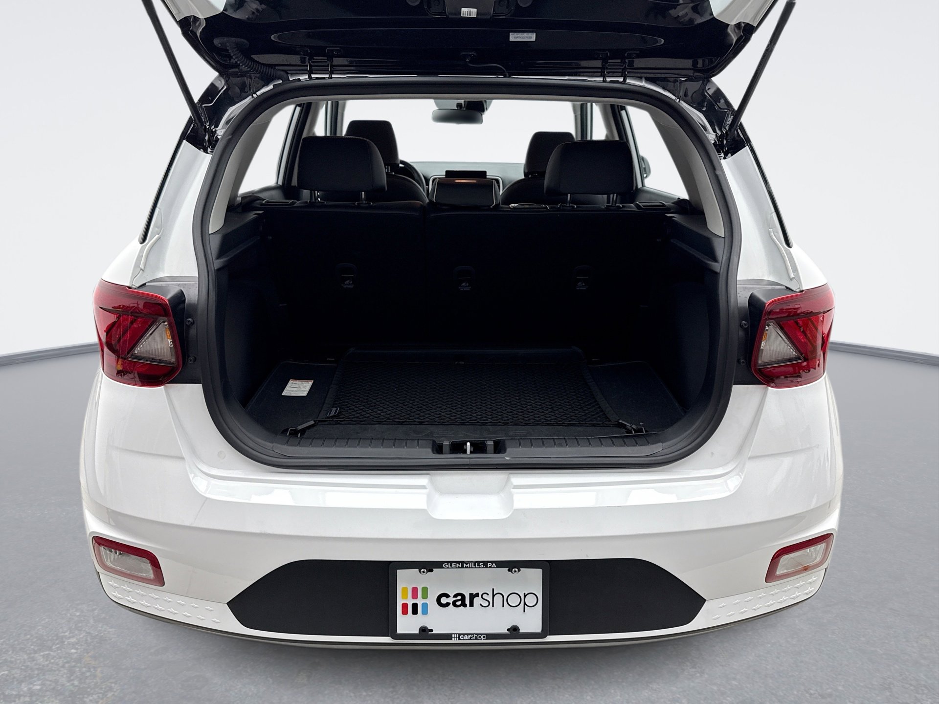 Used 2025 Hyundai Venue Limited image 22