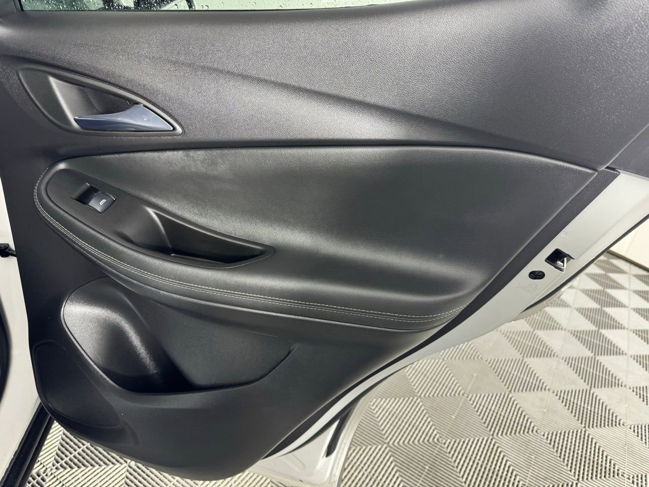 Used 2023 Buick Encore GX Essence w/ Experience Buick Package image 30