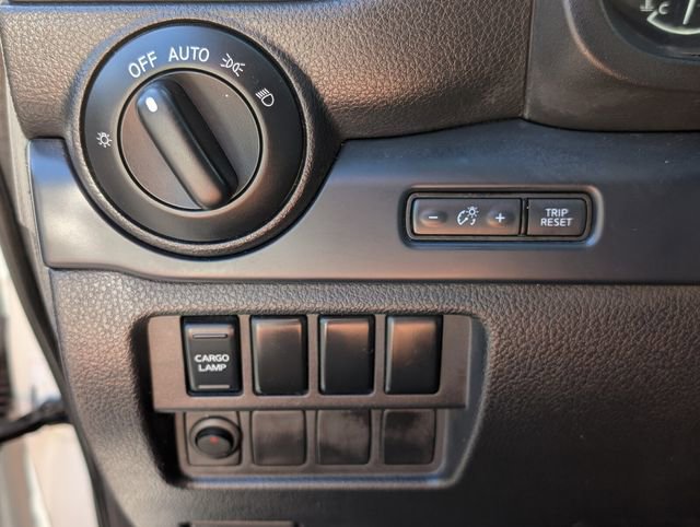 Used 2022 Nissan Titan S image 36