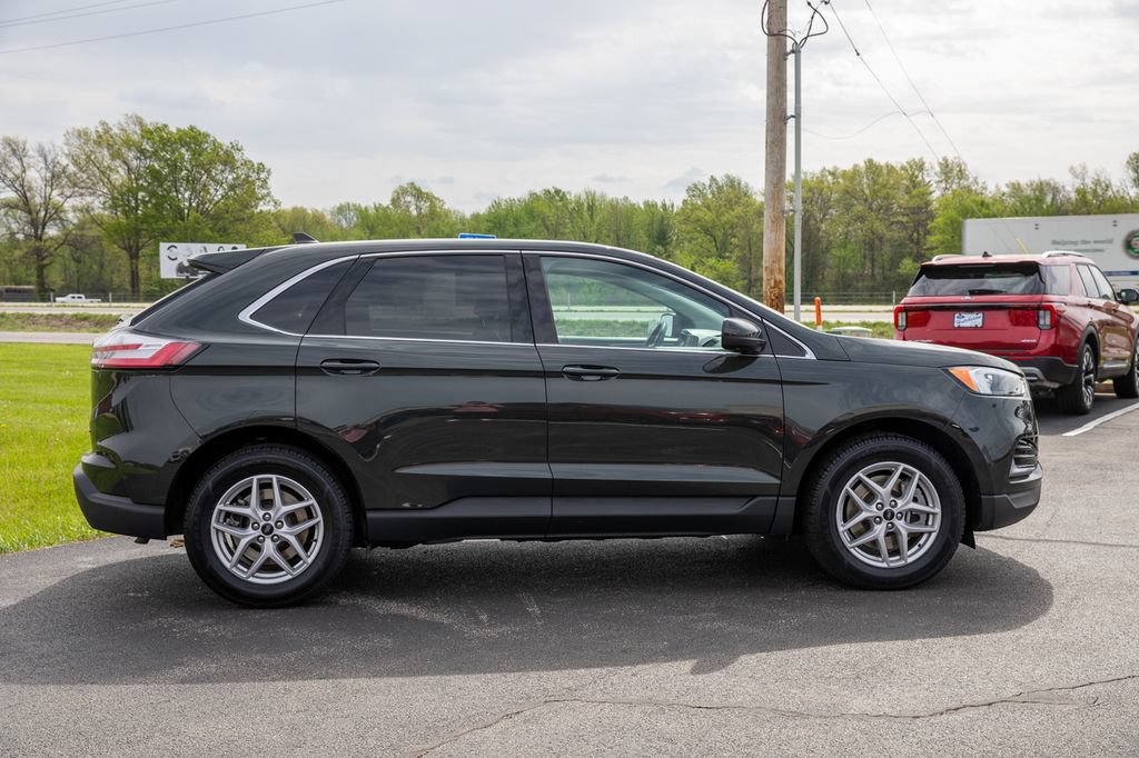 Used 2023 Ford Edge SEL AWD/4WD image 10