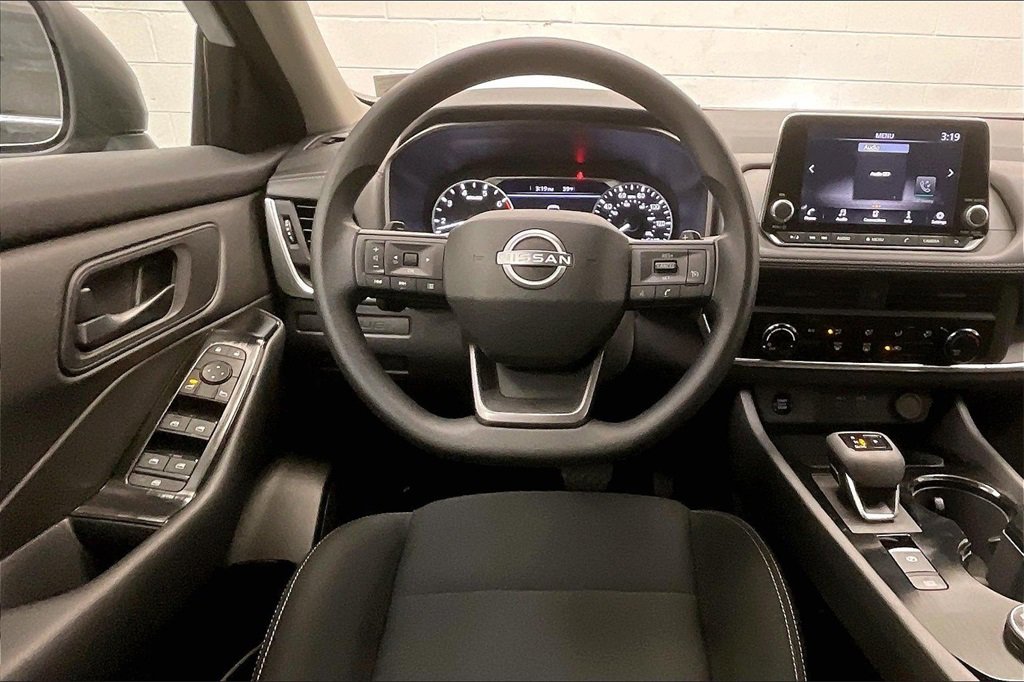 Certified 2025 Nissan Rogue S image 4