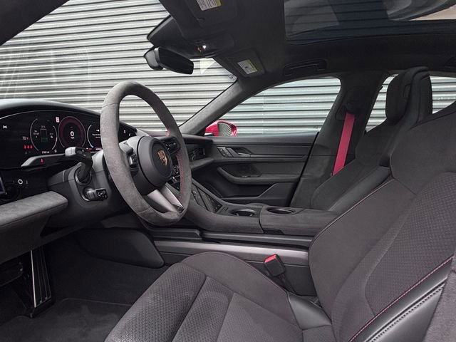 Certified 2025 Porsche Taycan GTS image 4