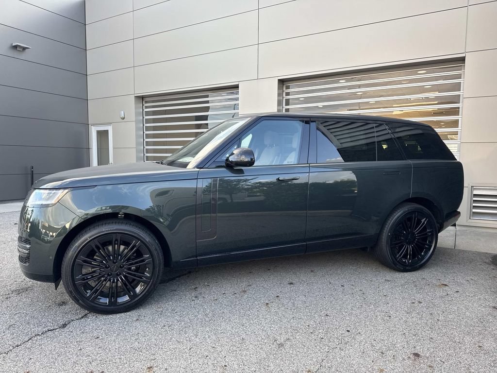 New 2026 Land Rover Range Rover Long Wheelbase SE AWD/4WD image 3