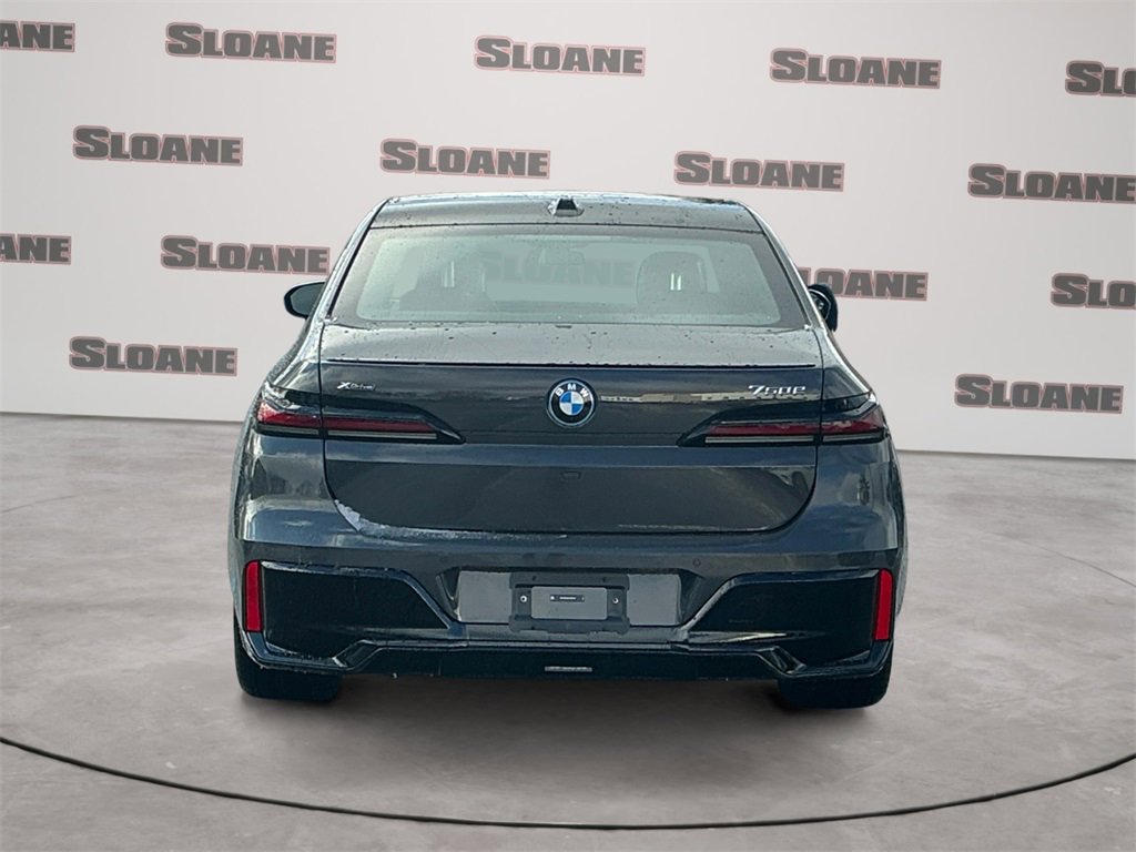 New 2026 BMW 750e xDrive image 4