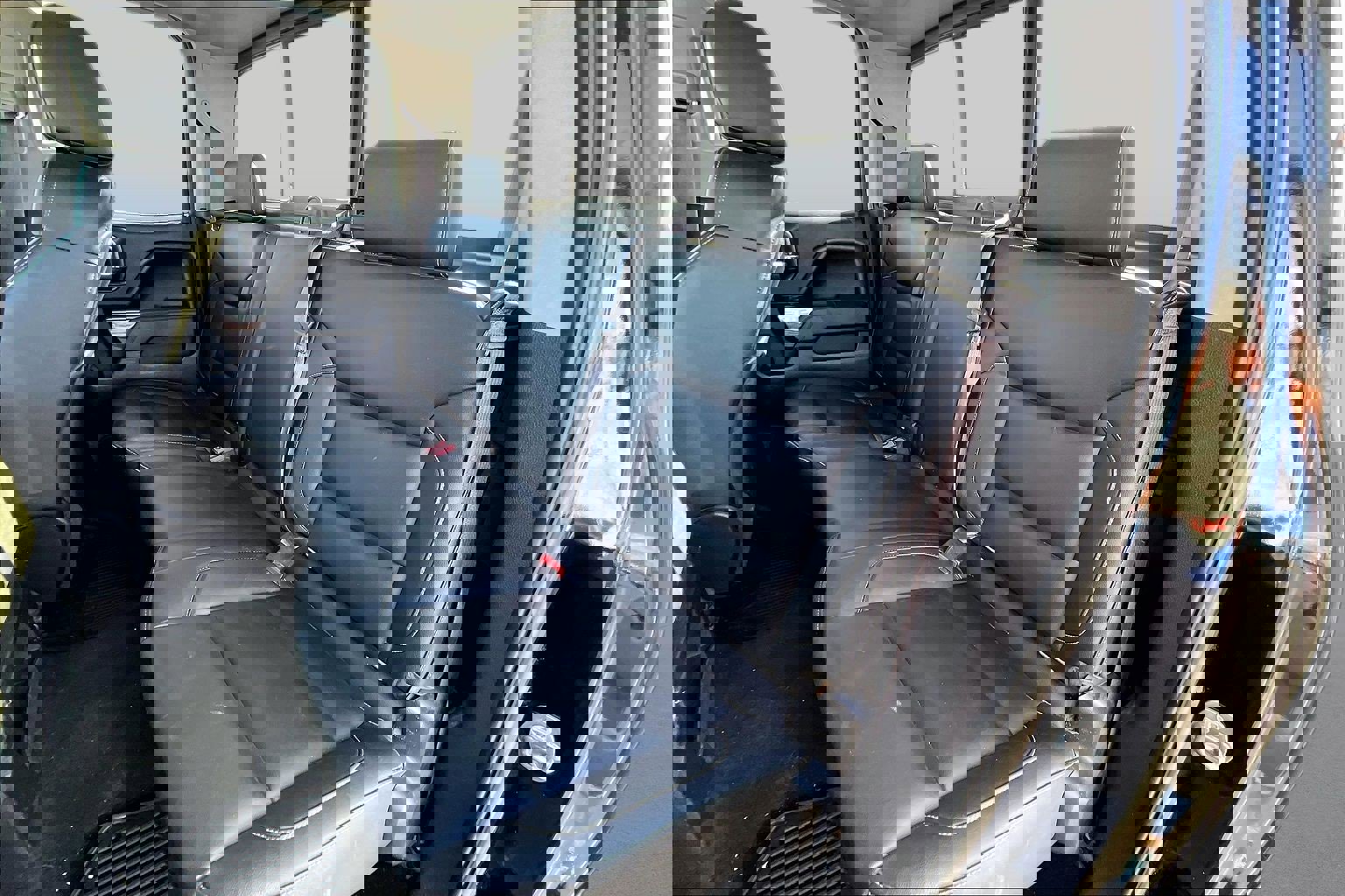 Used 2015 GMC Sierra 1500 SLE image 11