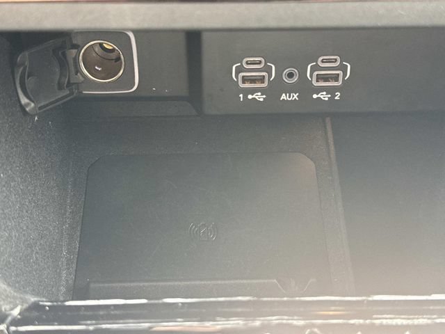 Used 2024 Jeep Wagoneer Series II AWD/4WD image 23