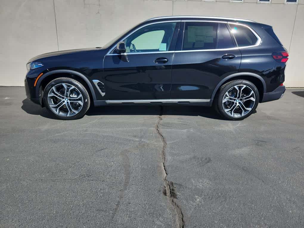 New 2026 BMW X5 xDrive40i w/ Premium Package AWD/4WD image 4