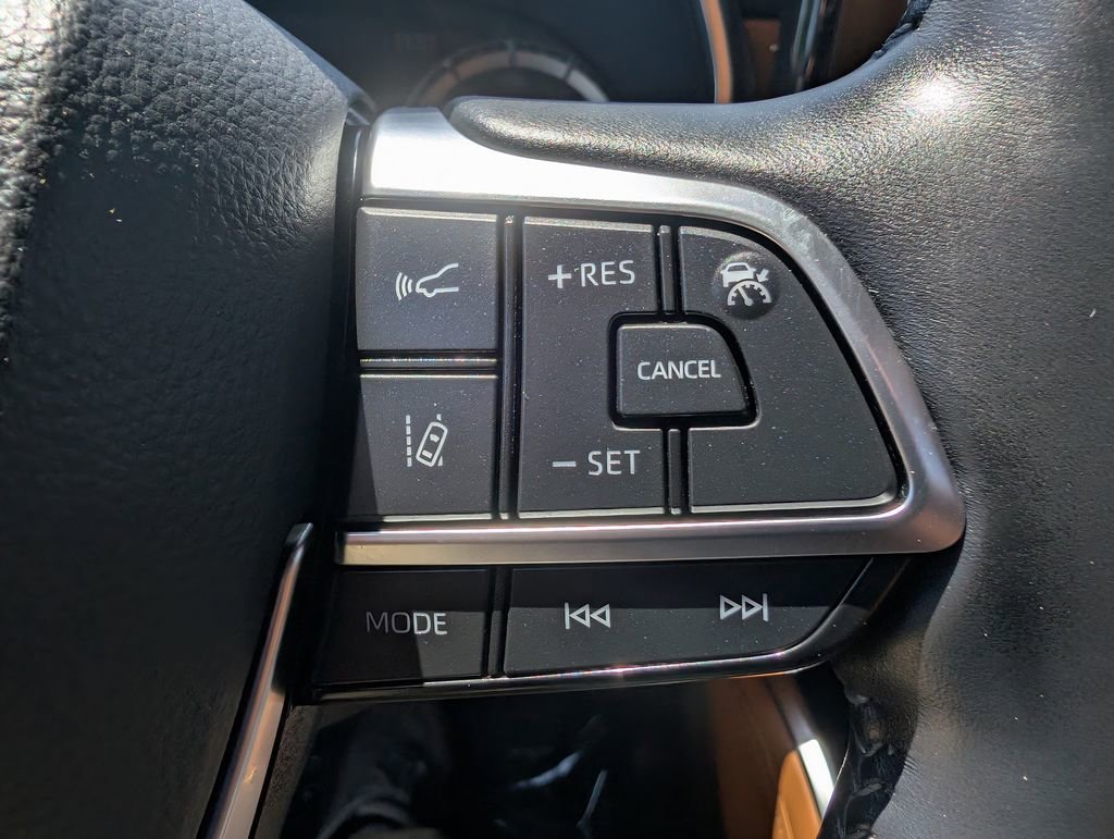 Used 2021 Toyota Highlander Platinum AWD/4WD image 30