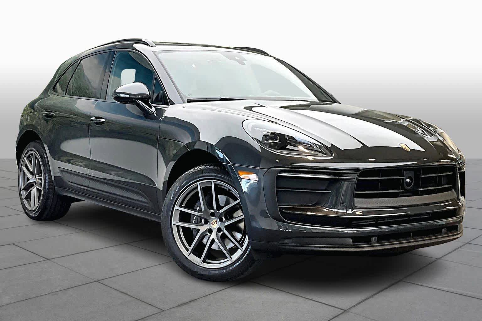 Used 2025 Porsche Macan AWD/4WD image 3