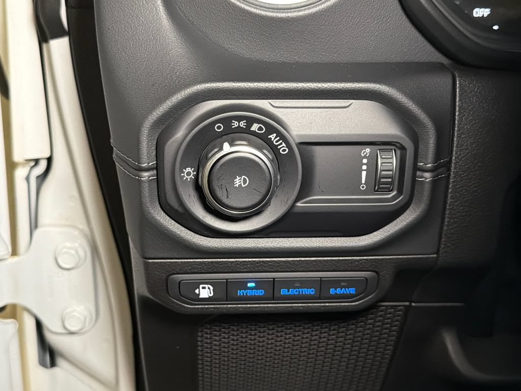 Used 2024 Jeep Wrangler High Altitude AWD/4WD image 21