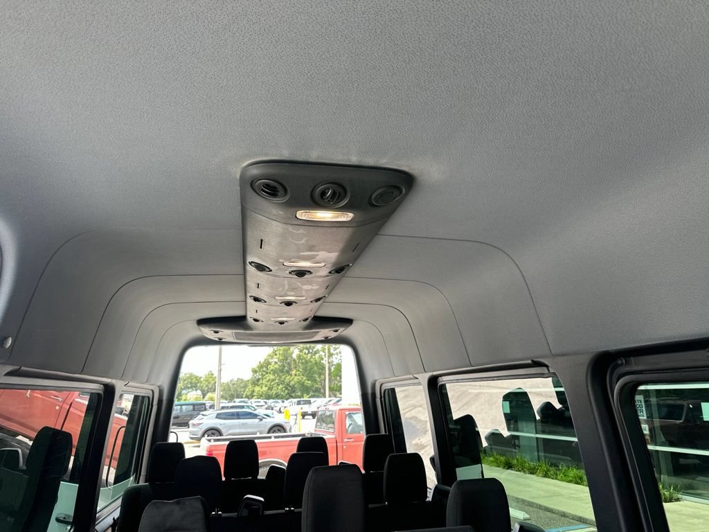 Used 2025 Mercedes-Benz Sprinter 2500 image 6