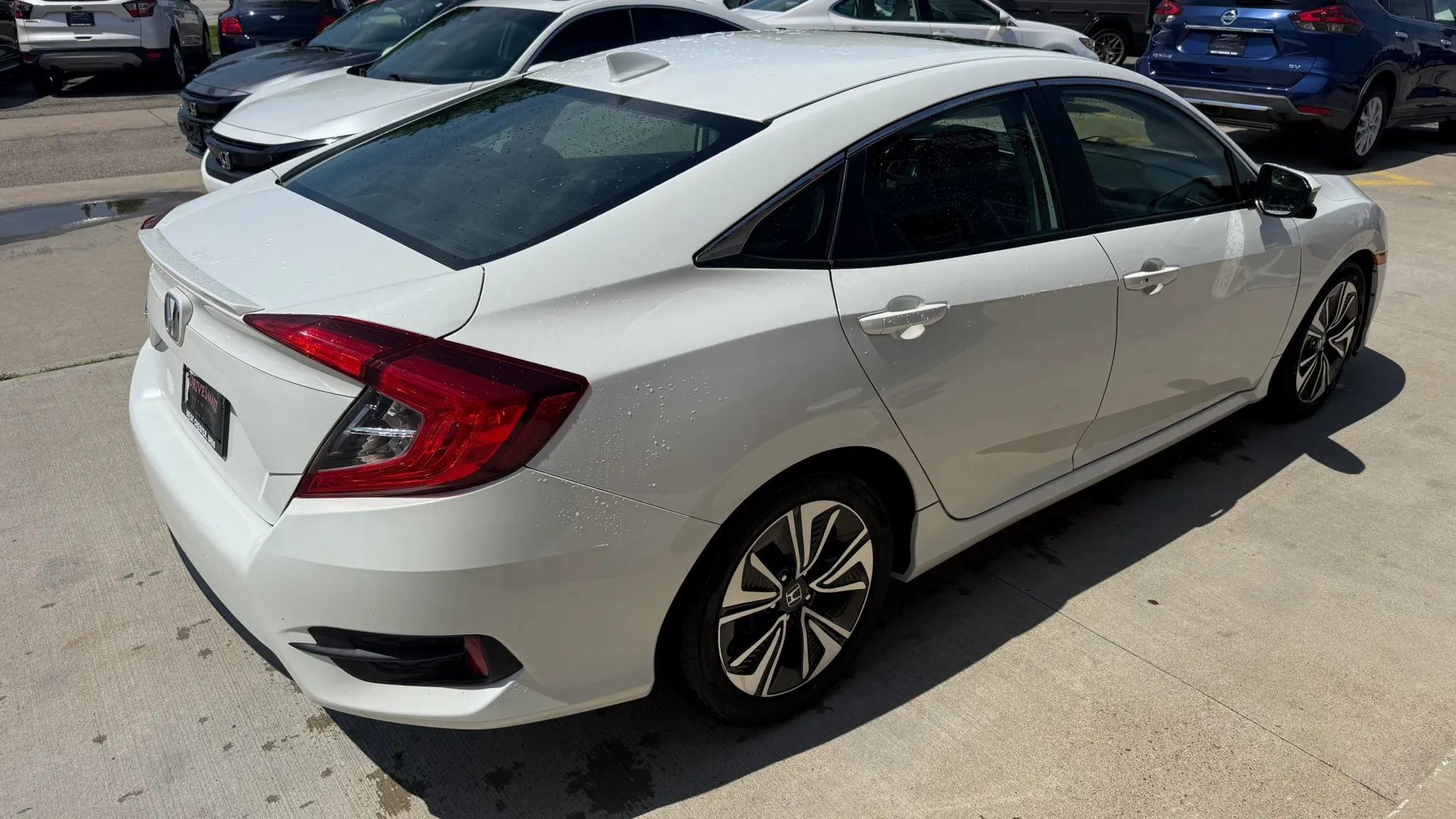 Used 2018 Honda Civic EX-L image 3