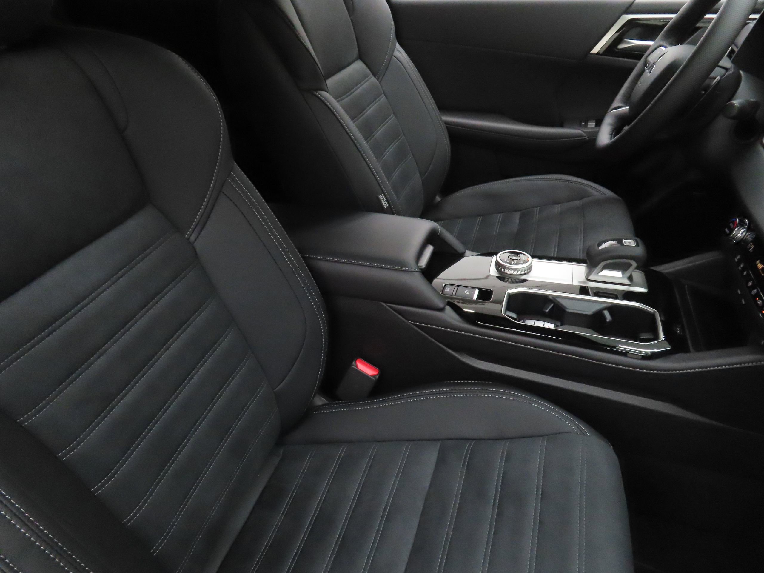 New 2026 Mitsubishi Outlander LE image 25