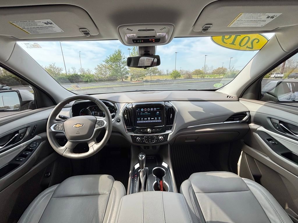Used 2019 Chevrolet Traverse Premier w/ Driver Confidence II Package FWD image 27
