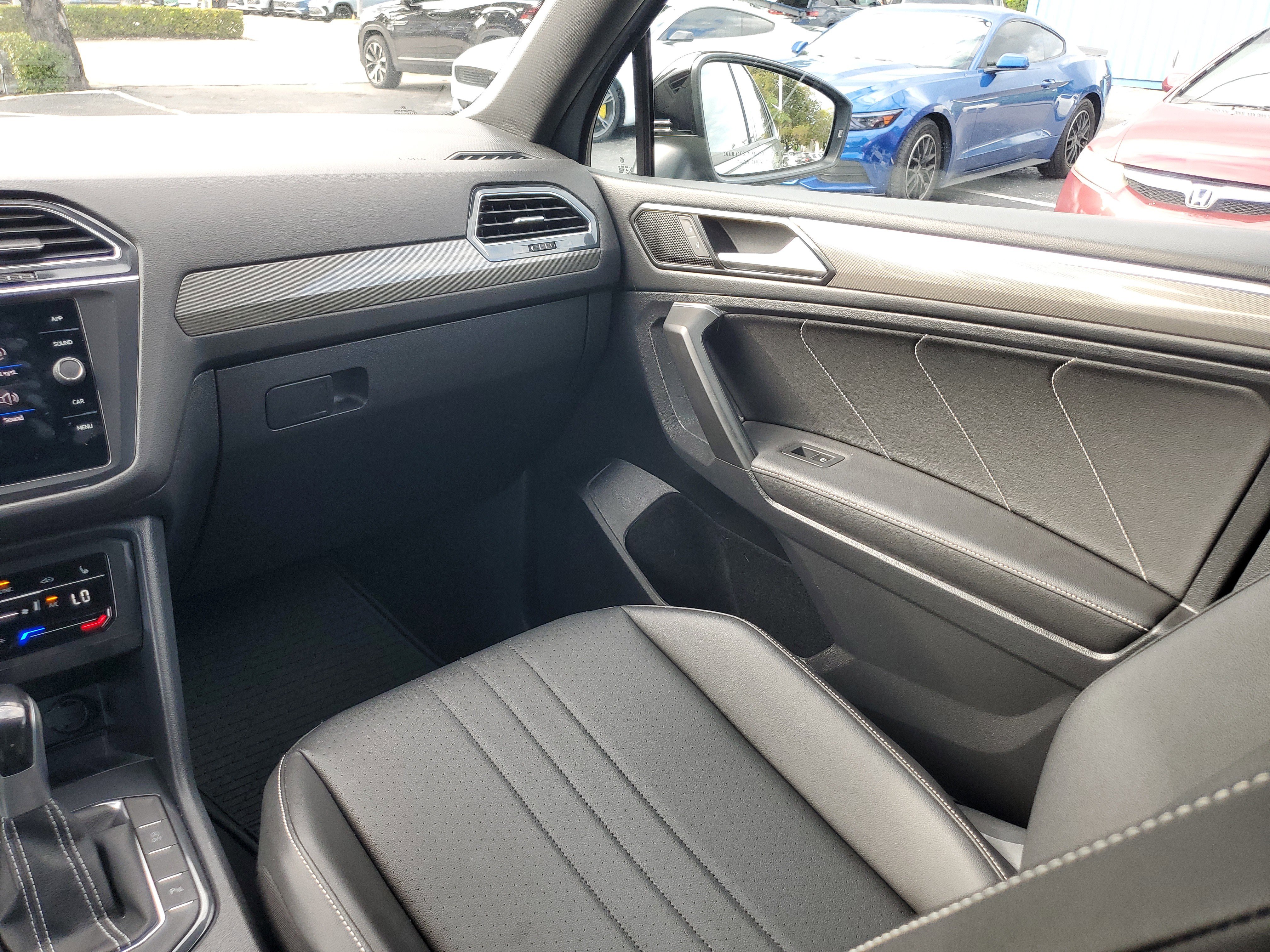 Used 2022 Volkswagen Tiguan SE R-Line FWD image 15