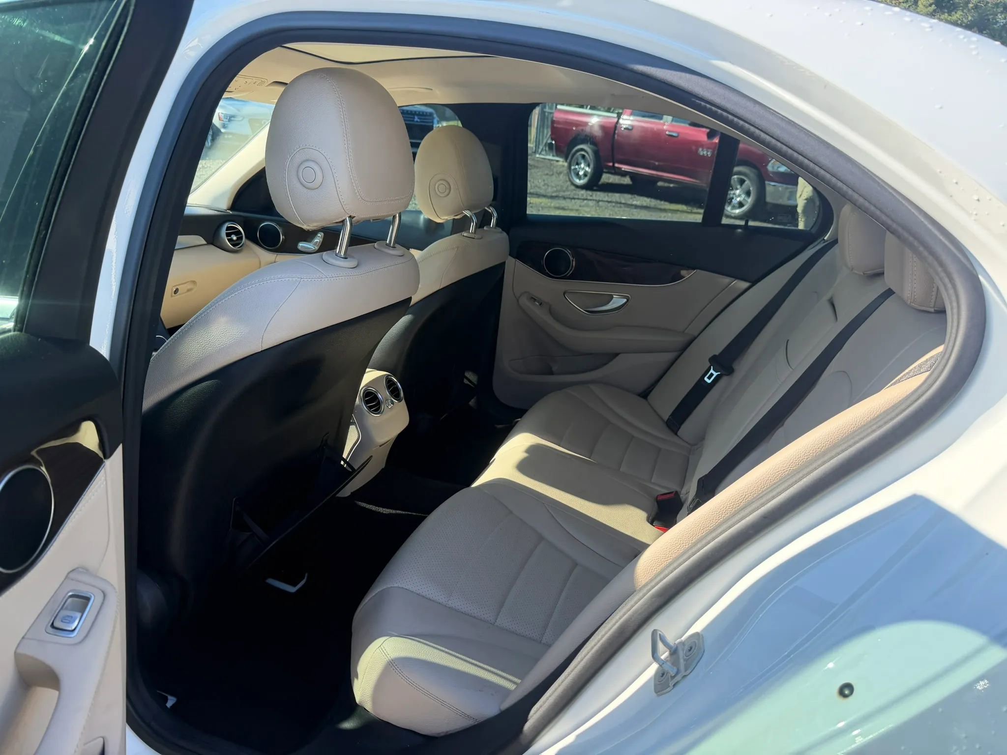 Used 2015 Mercedes-Benz C 300 4MATIC Sedan image 14