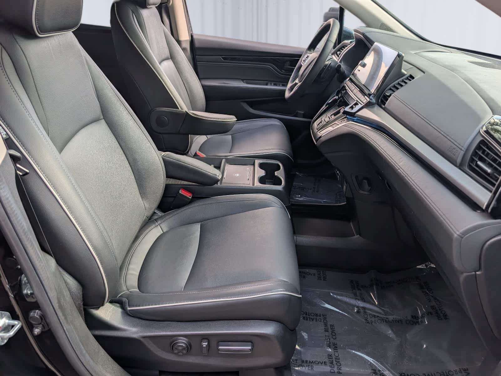 Certified 2025 Honda Odyssey Touring image 11