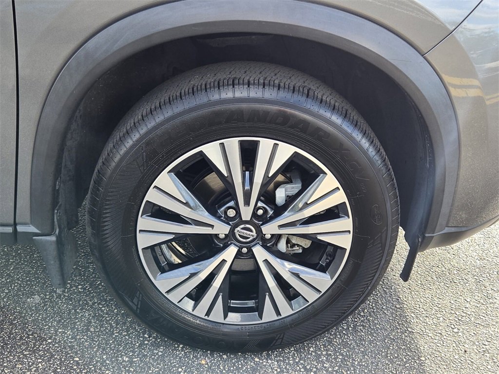 Used 2021 Nissan Rogue SV w/ Premium Package image 19