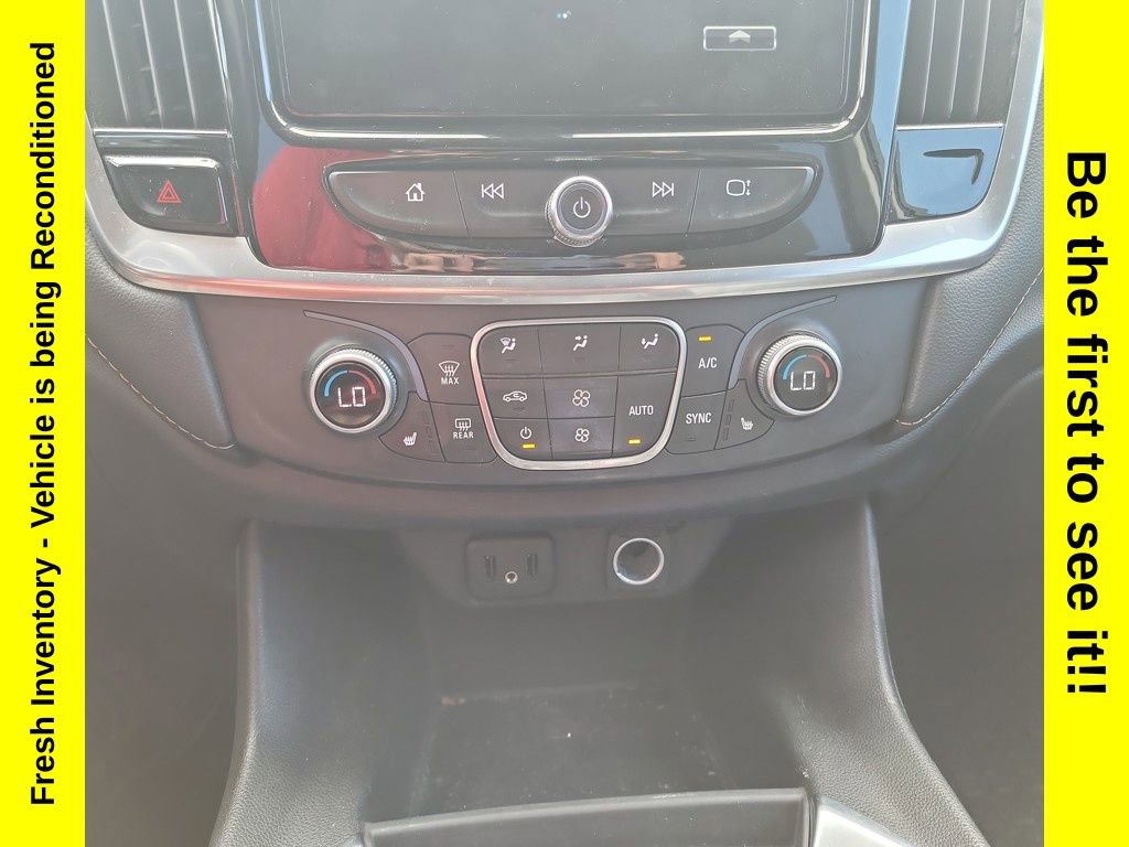 Used 2019 Chevrolet Traverse LT image 18