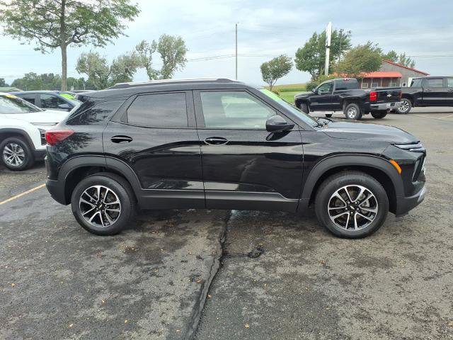 Used 2024 Chevrolet TrailBlazer LT w/ LT Cold Weather Package AWD/4WD image 4