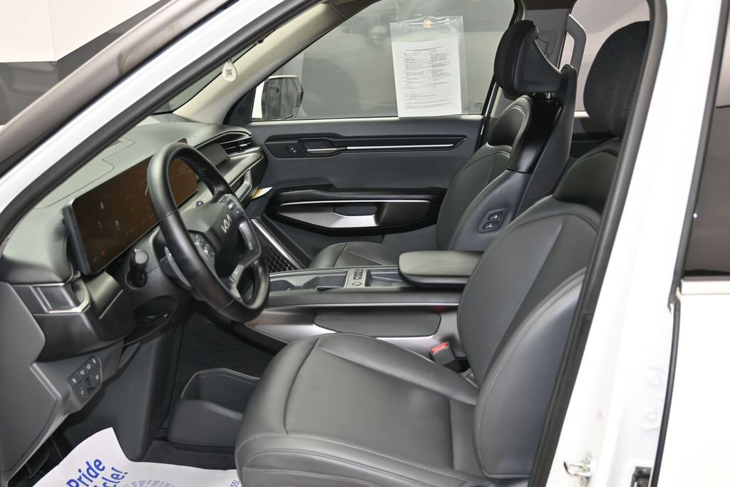 Used 2024 Kia EV9 Light RWD image 17