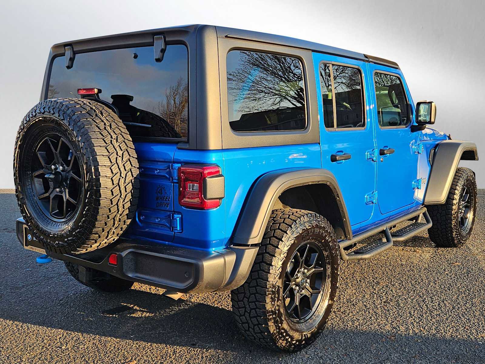 Used 2024 Jeep Wrangler Willys image 3