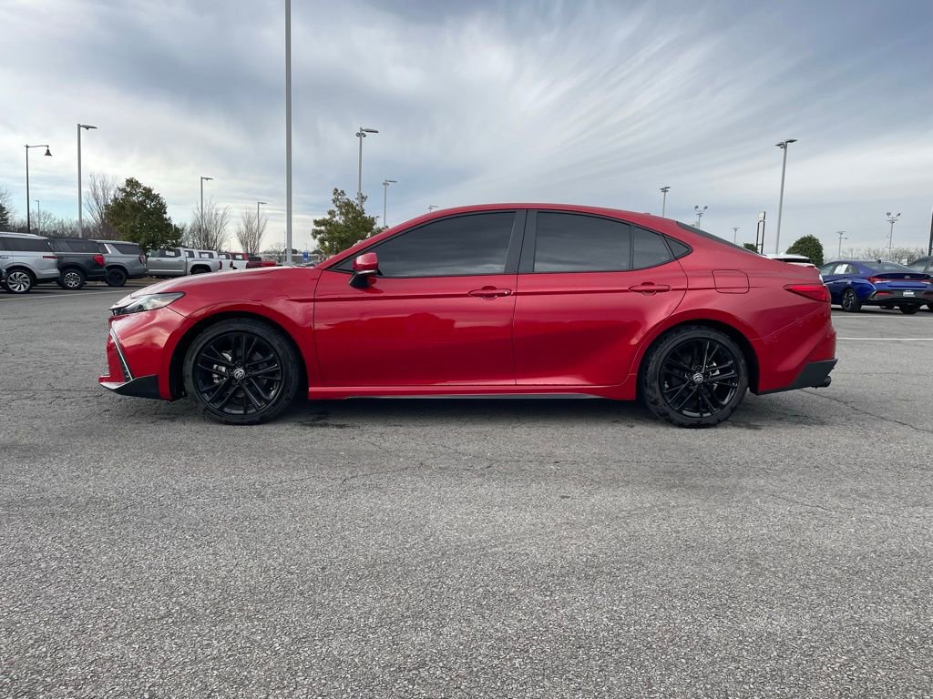 Used 2025 Toyota Camry SE w/ Convenience Package image 4