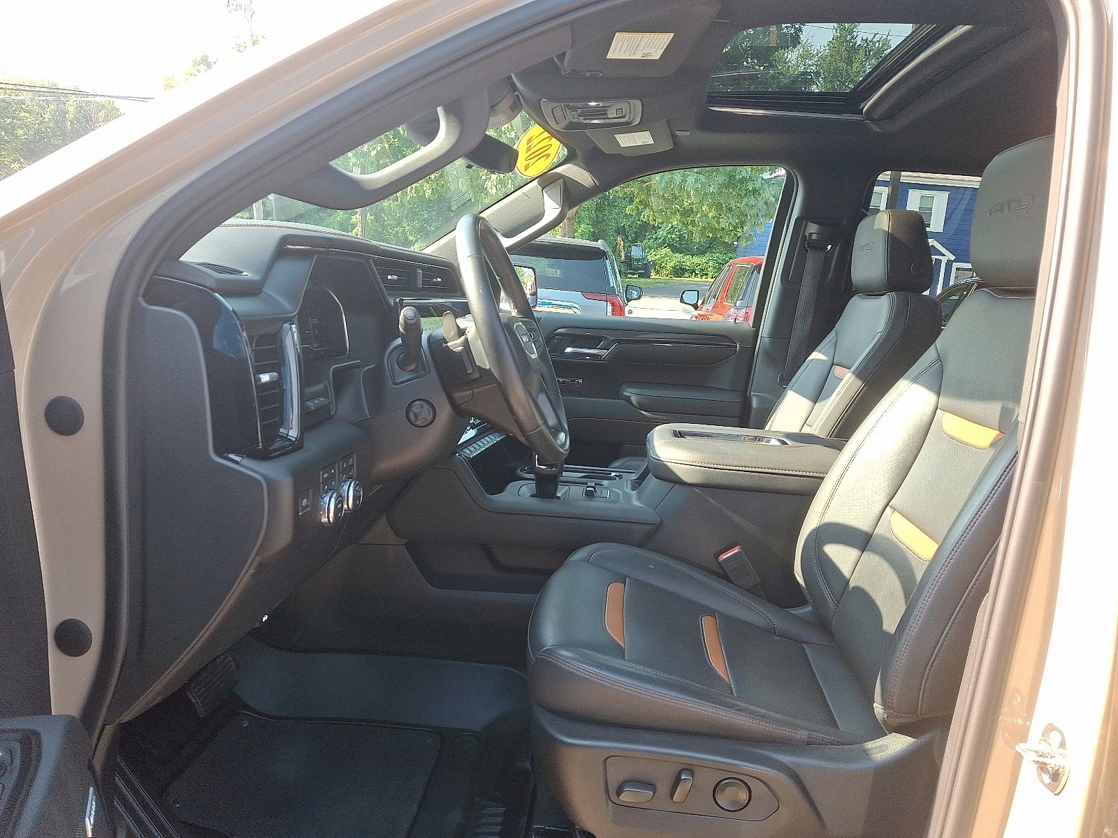 Used 2022 GMC Sierra 1500 AT4 w/ AT4 Premium Package image 13