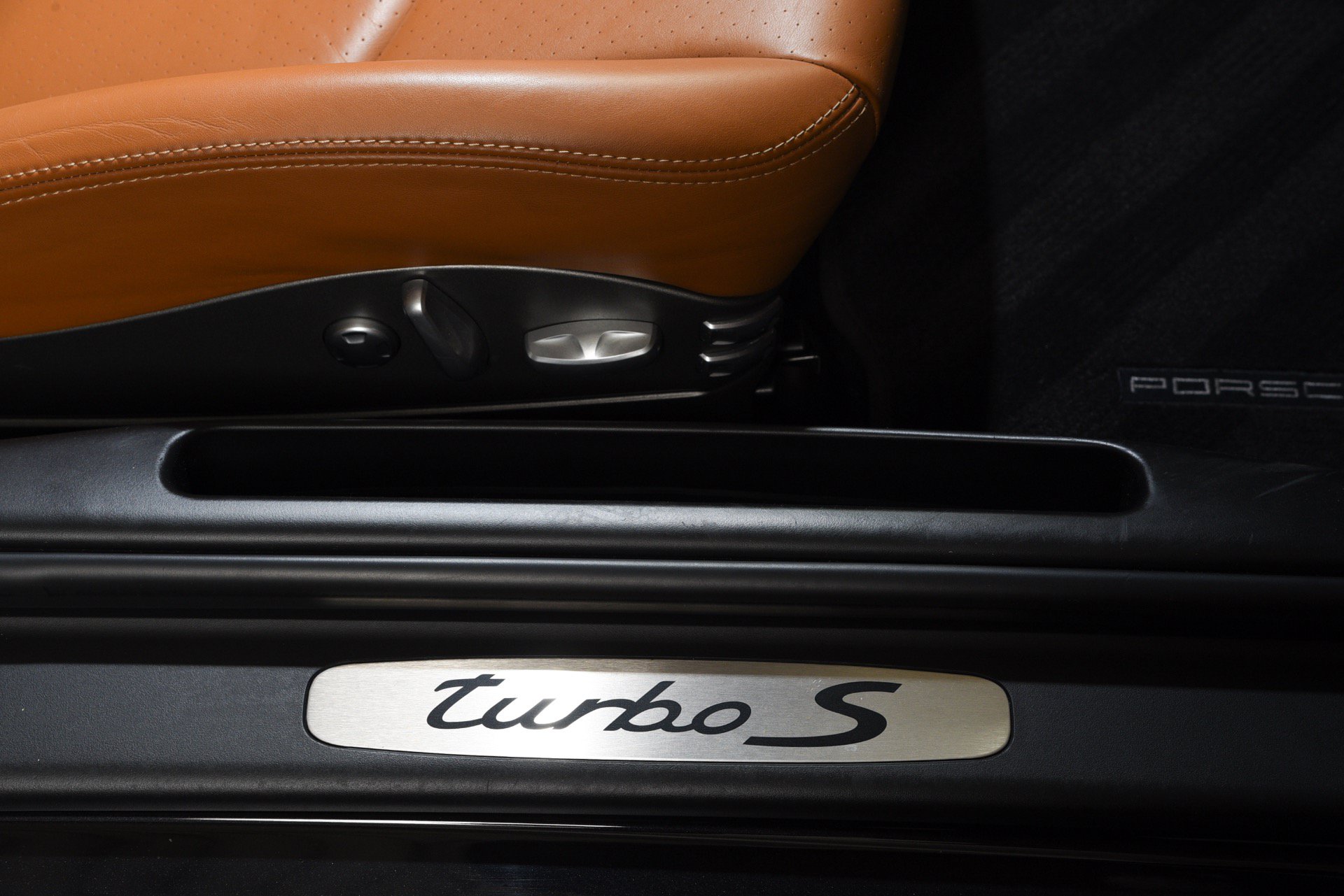 Used 2011 Porsche 911 Turbo S AWD/4WD image 19