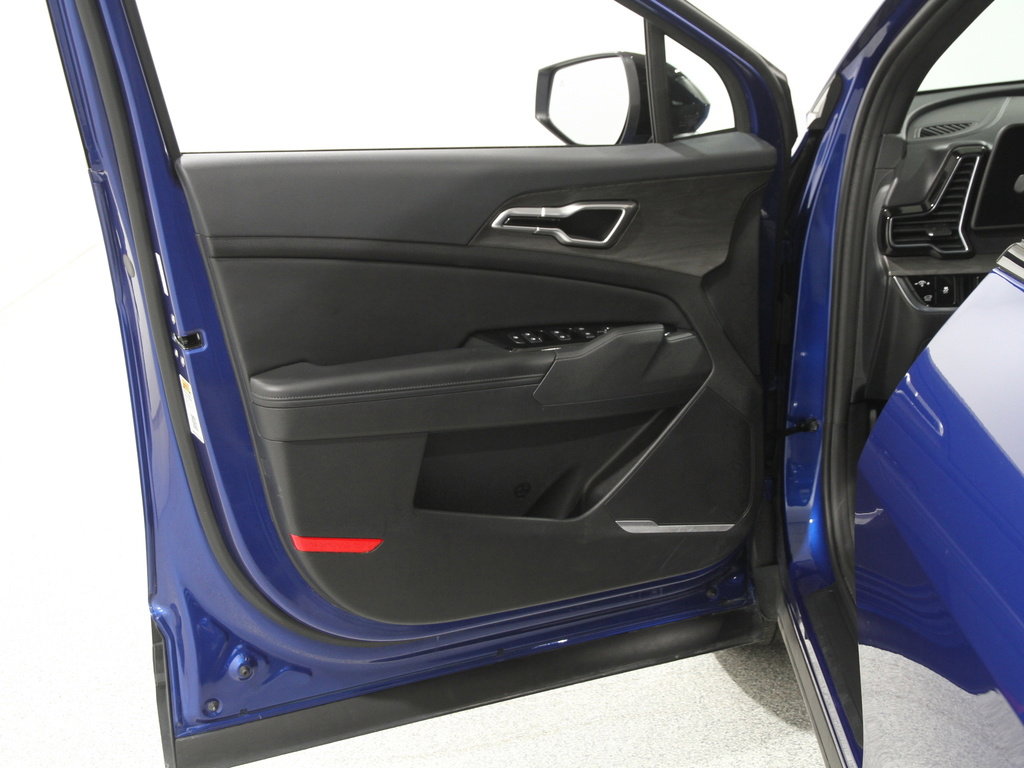 Used 2023 Kia Sportage X-Line w/ X-Line Premium Package image 4