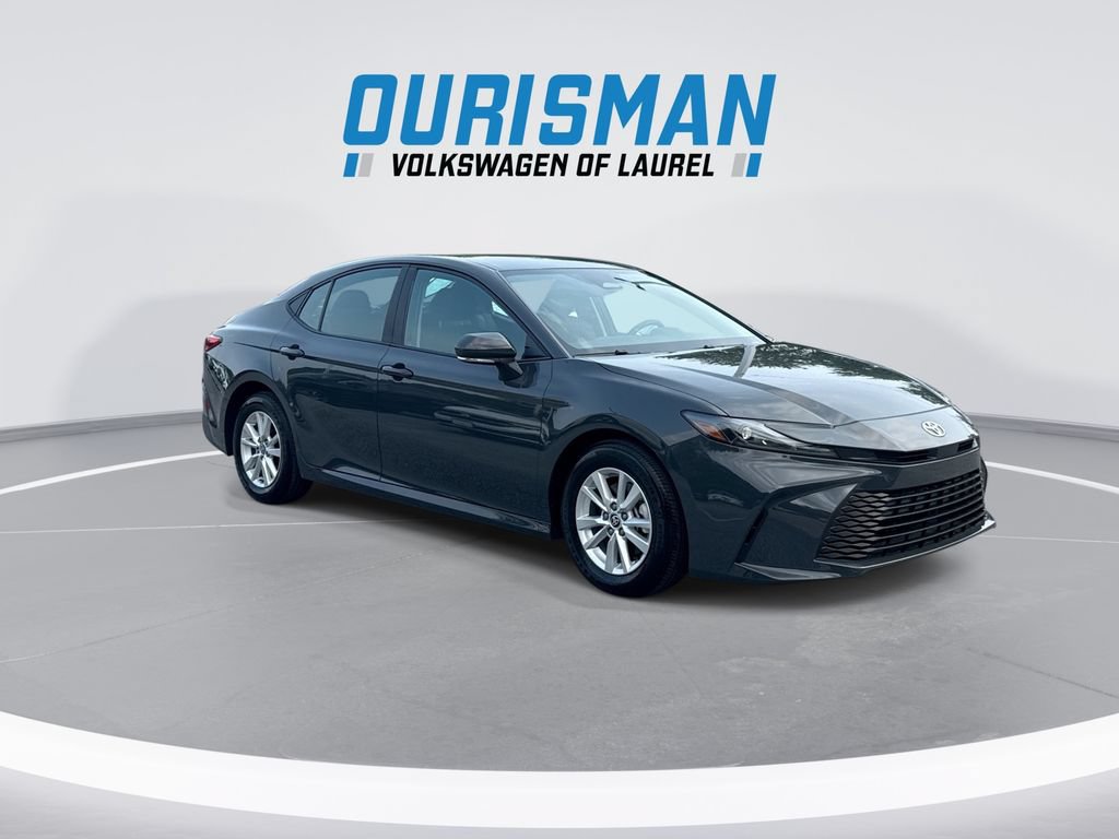 Used 2025 Toyota Camry LE w/ Convenience Package FWD image 2