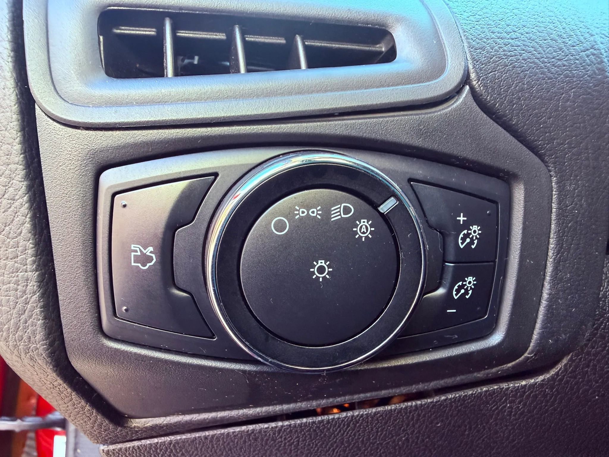 Used 2014 Ford Focus SE image 21