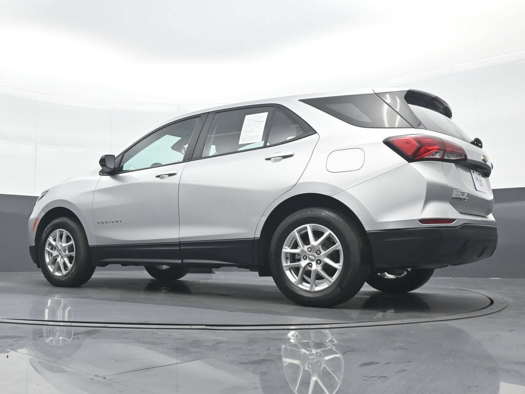 Used 2022 Chevrolet Equinox LS AWD/4WD image 19