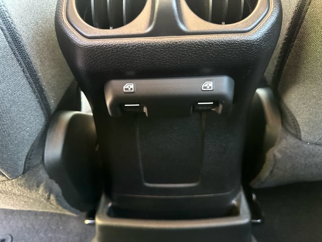 Used 2024 Jeep Wrangler Unlimited AWD/4WD image 19