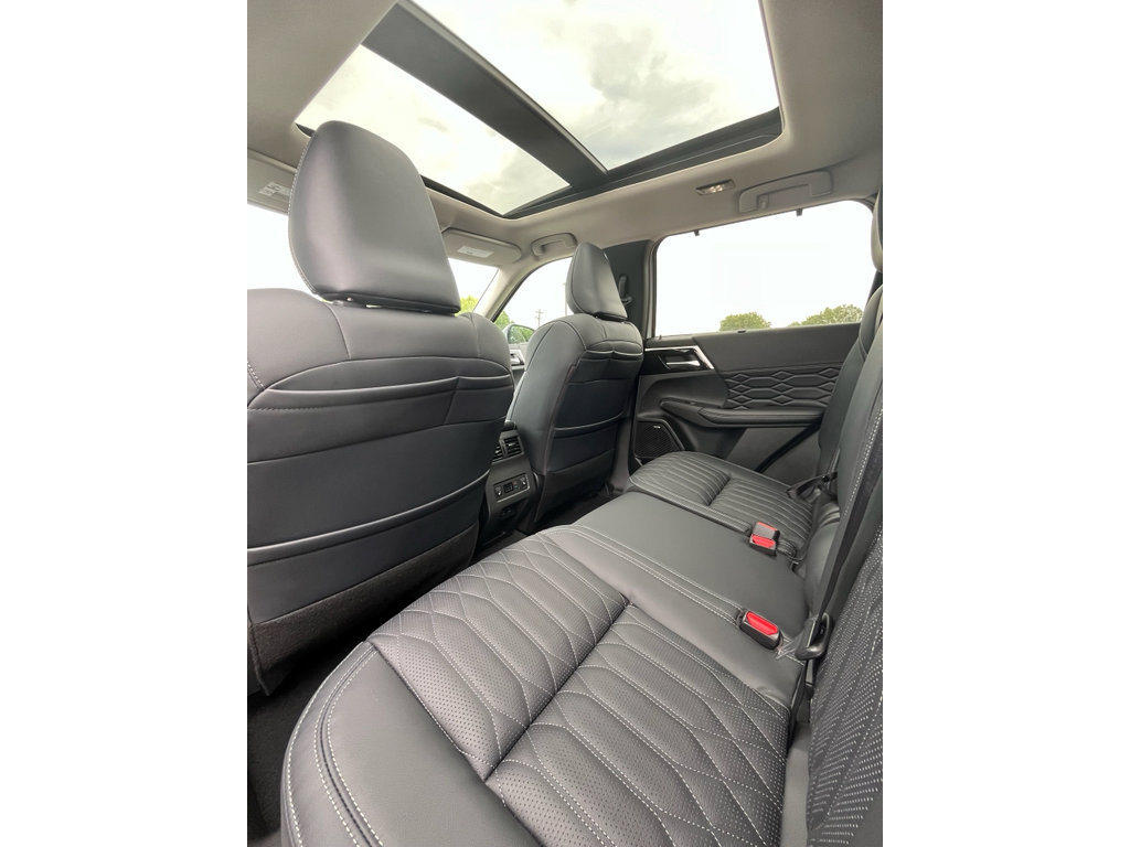New 2026 Mitsubishi Outlander SEL FWD image 11