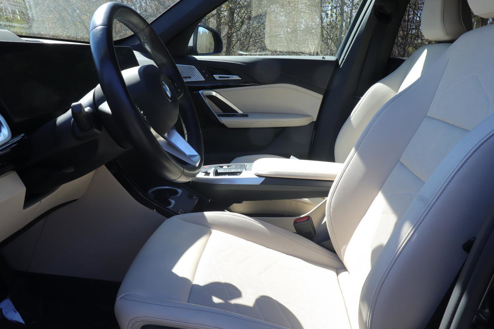 Used 2023 BMW X1 xDrive28i w/ Premium Package image 10