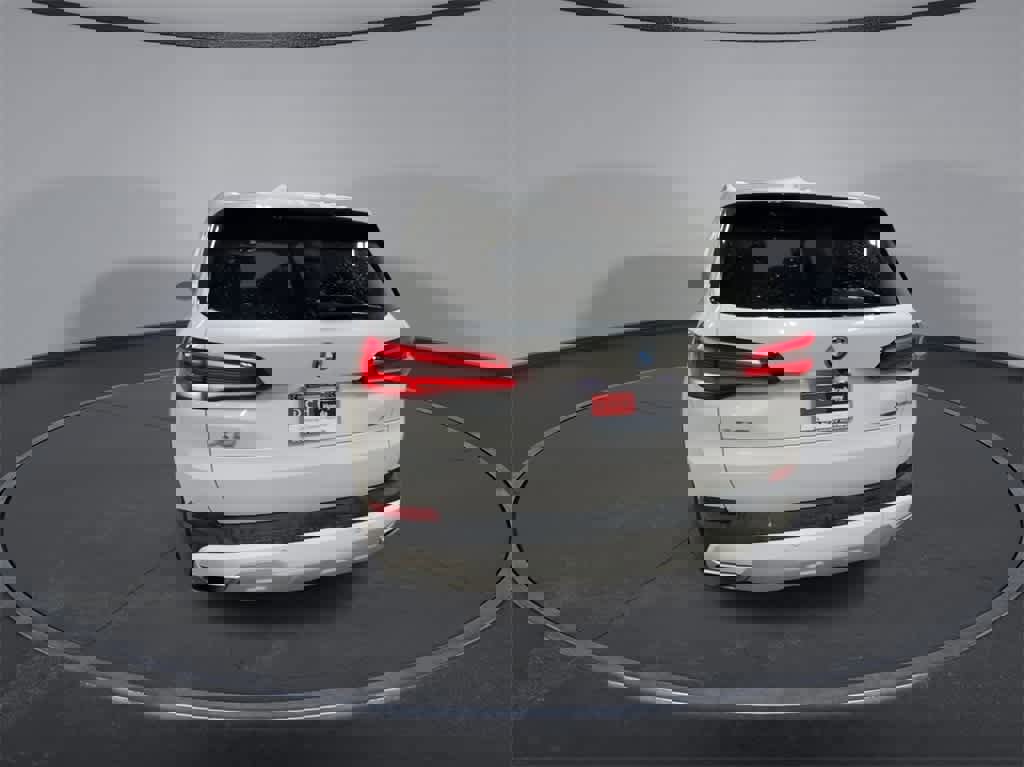 Used 2022 BMW X5 xDrive45e w/ Climate Comfort Package image 7