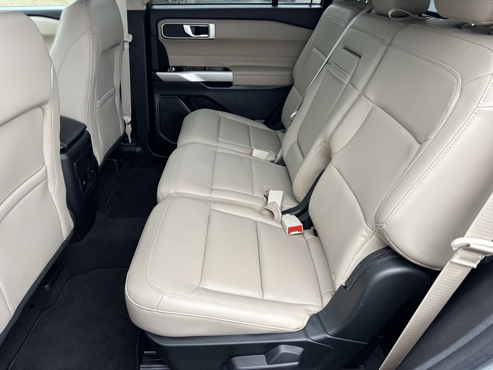 Used 2023 Ford Explorer XLT w/ Equipment Group 202A image 21