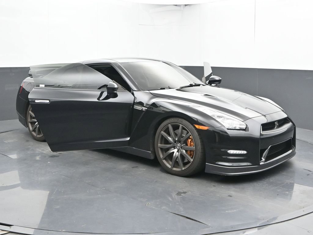 Used 2014 Nissan GT-R Premium image 47