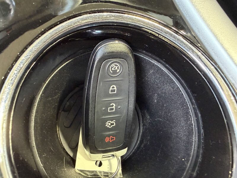 Used 2013 Ford Edge Limited FWD image 28