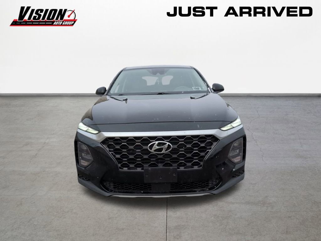 Used 2020 Hyundai Santa Fe SE image 2