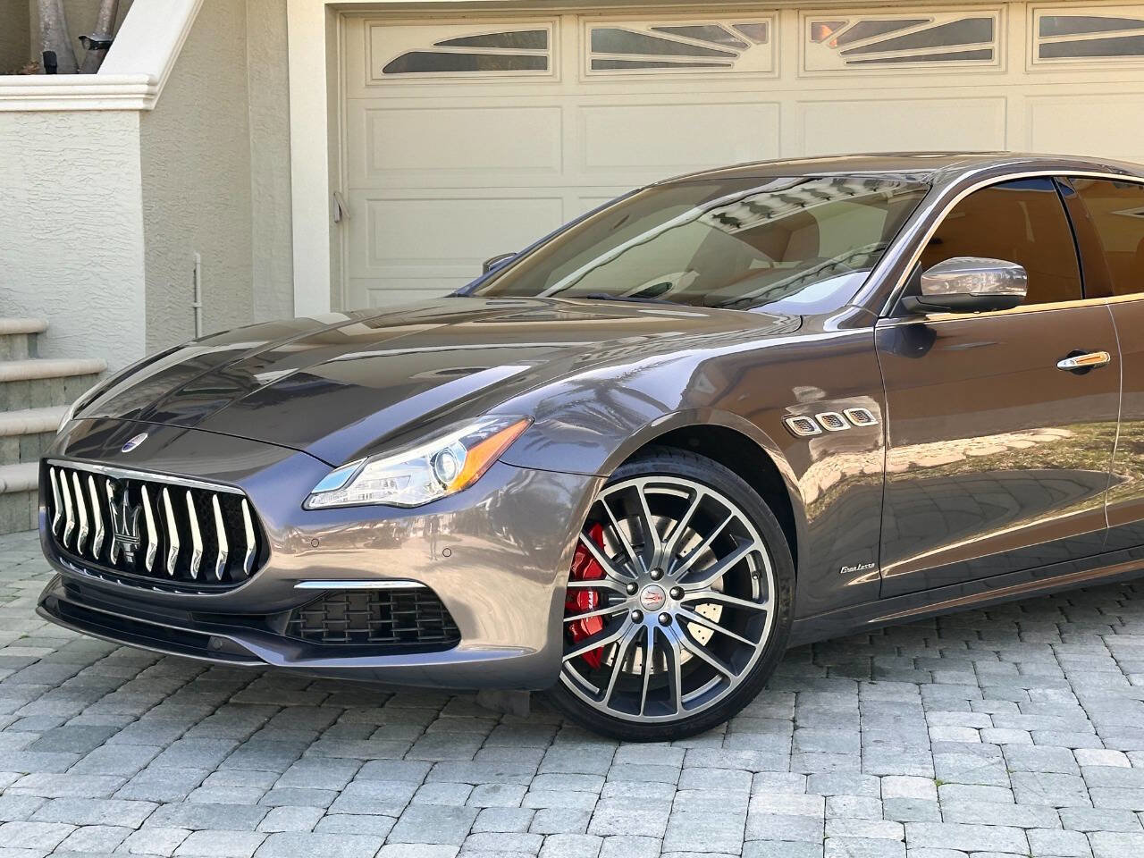 Used 2017 Maserati Quattroporte GTS GranLusso RWD image 2