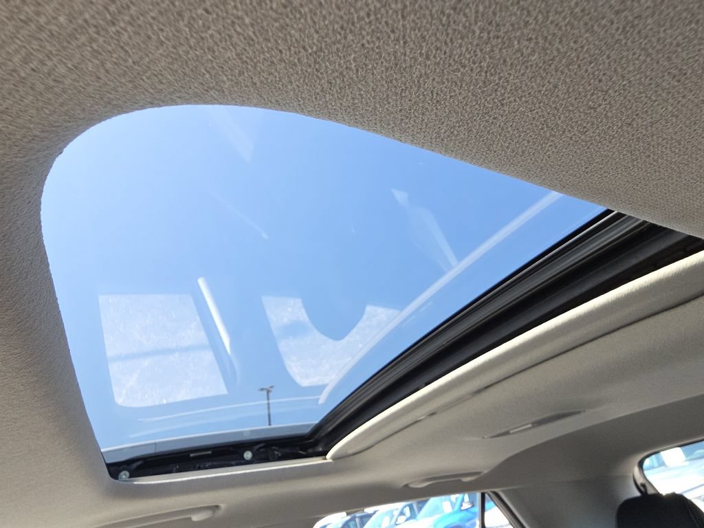 Used 2023 Hyundai Venue SEL FWD image 26
