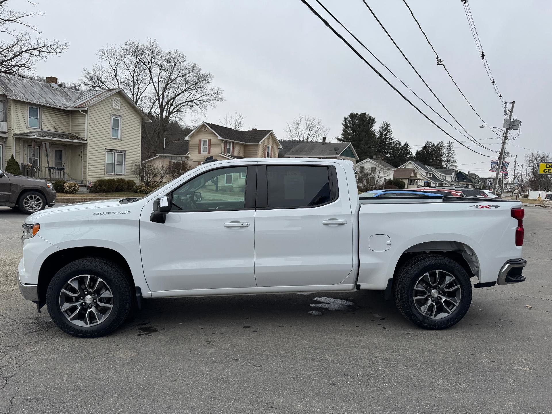 Used 2022 Chevrolet Silverado 1500 LT image 12