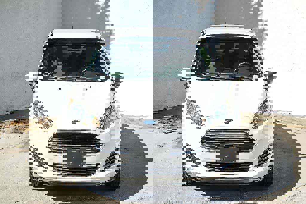 Used 2017 Ford Fiesta SE FWD image 2