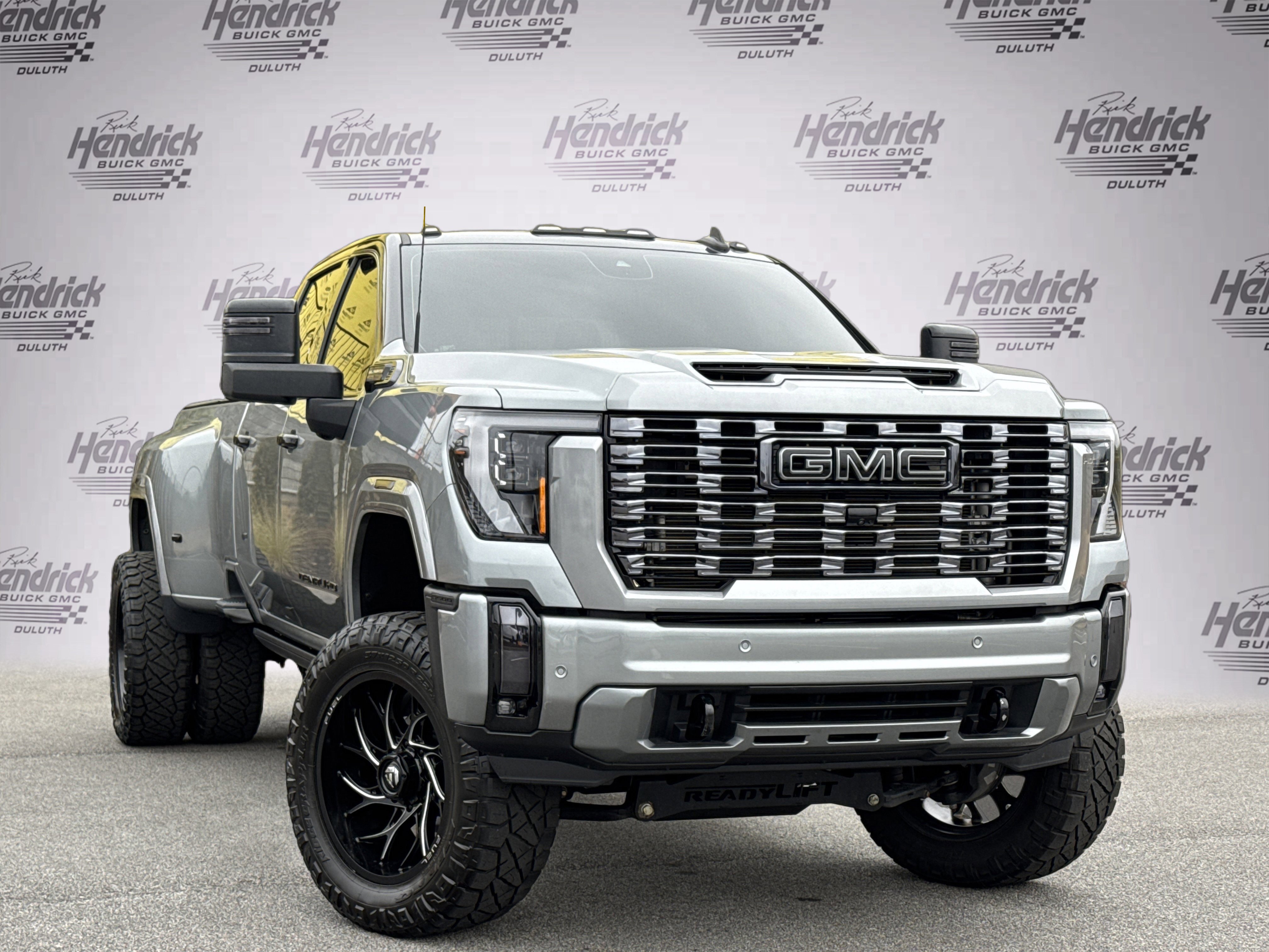 Used 2024 GMC Sierra 3500 Denali Ultimate image 2