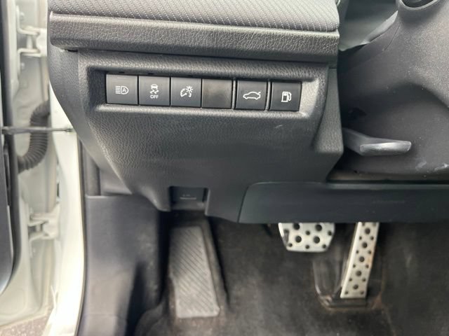 Used 2025 Toyota Camry SE w/ Convenience Package FWD image 30